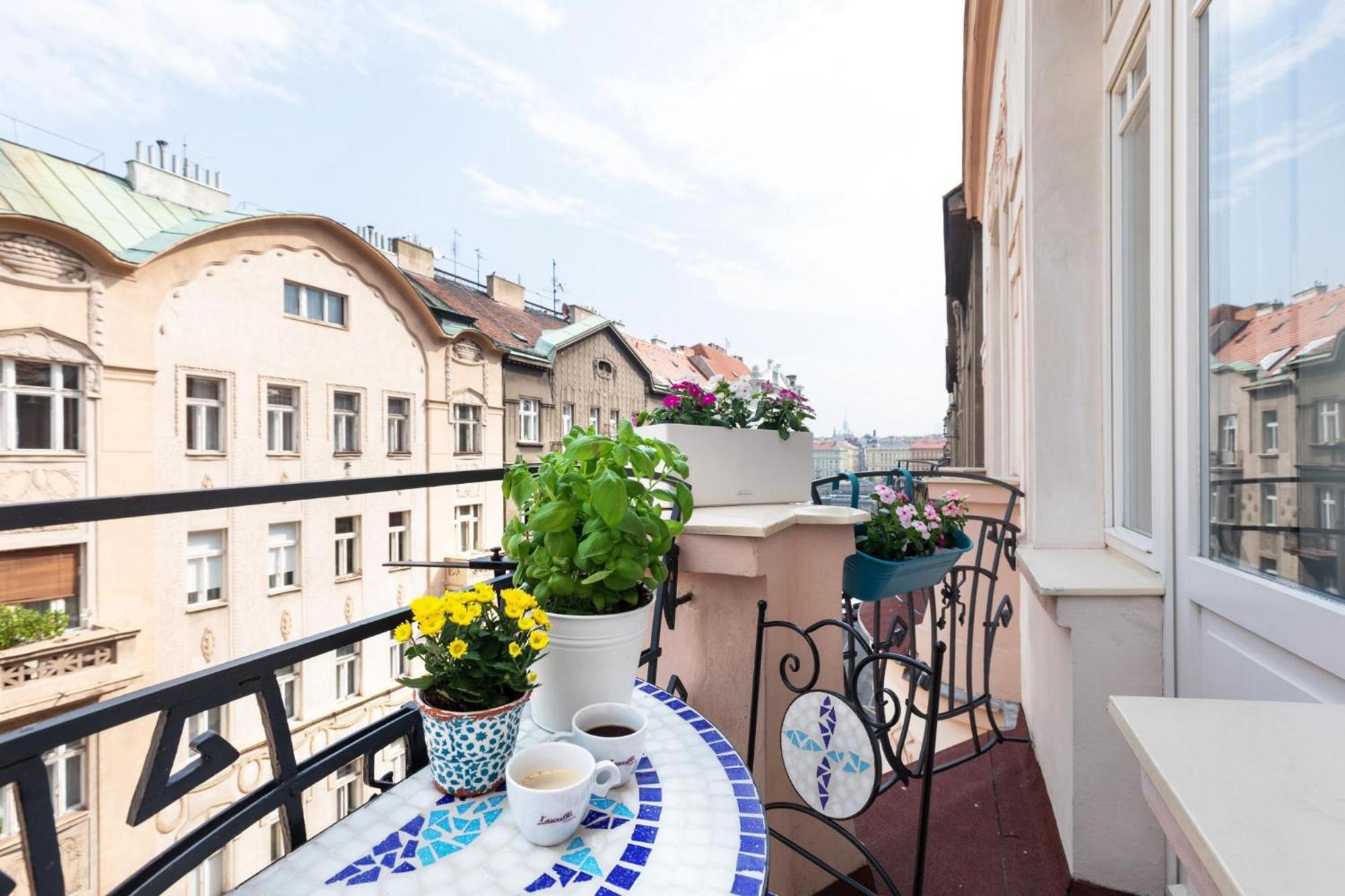 Prague Days - Sunny Riverside Apartments With Terraces Bagian luar foto