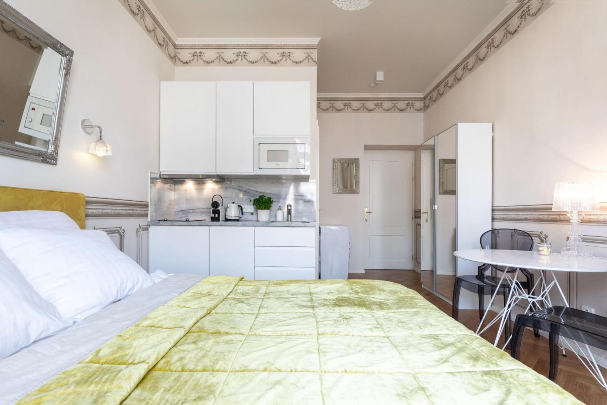Prague Days - Sunny Riverside Apartments With Terraces Bagian luar foto
