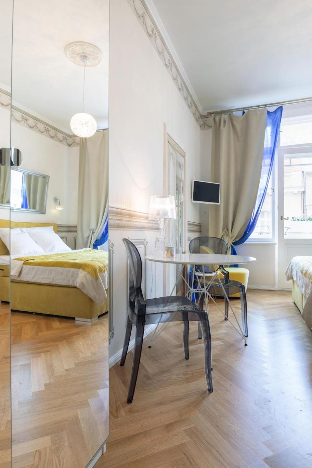 Prague Days - Sunny Riverside Apartments With Terraces Bagian luar foto
