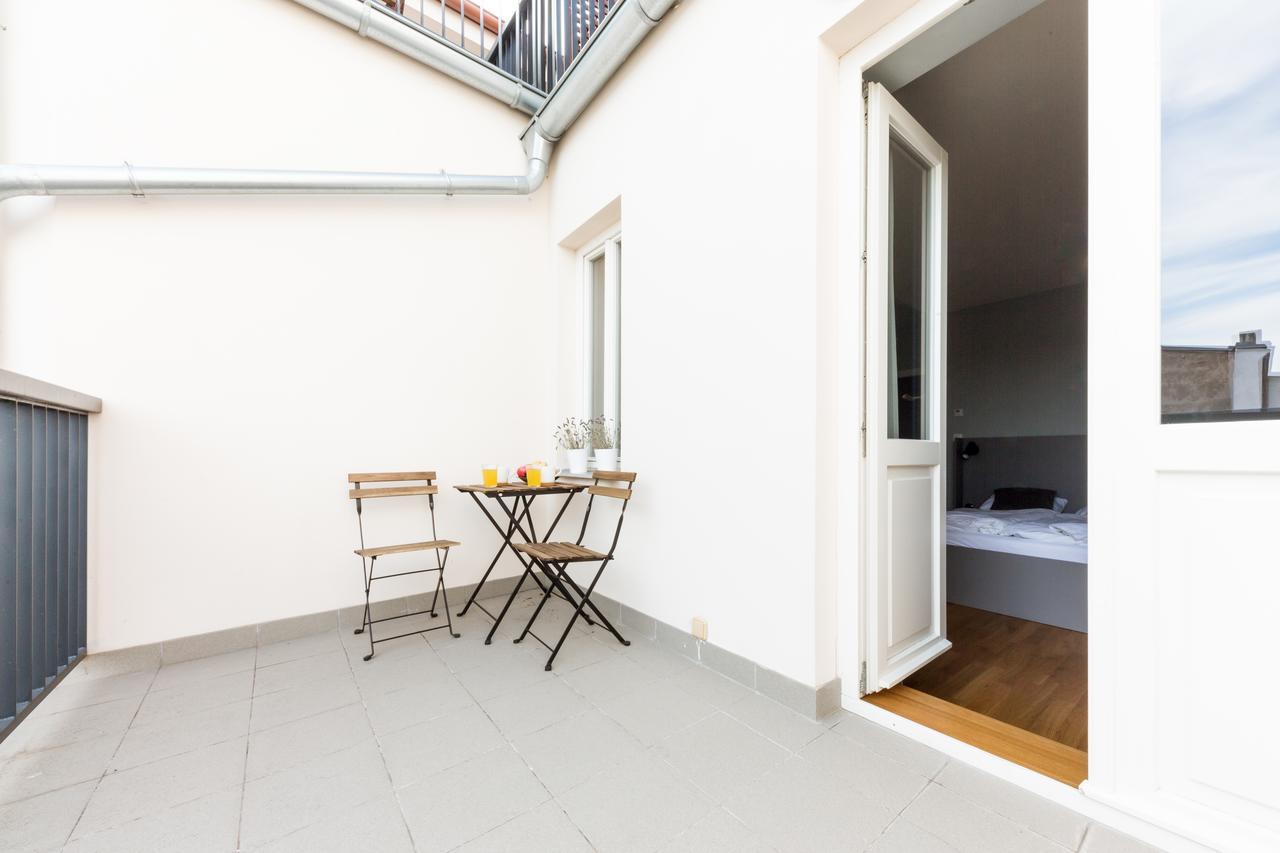 Prague Days - Sunny Riverside Apartments With Terraces Bagian luar foto